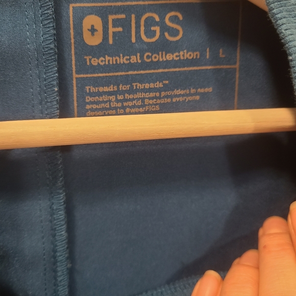 FIGS Colourblock Scrub Top - Picture 2 of 2